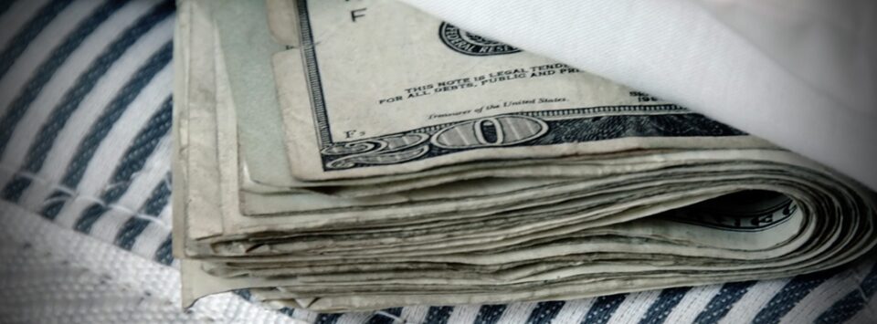 happiness gap and income