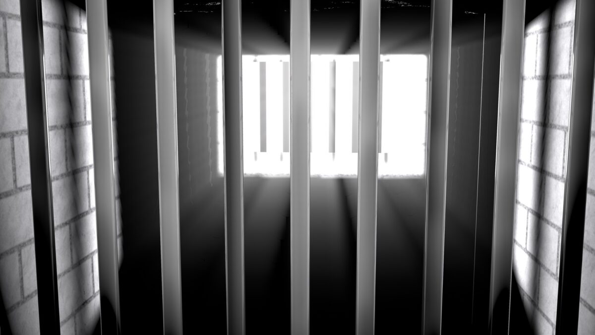 Weekly Economic News Roundup and Prisoners' Dilemma