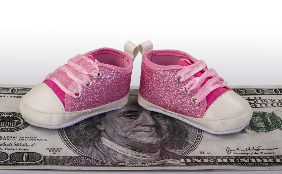 Weekly economic news roundup and working mothers