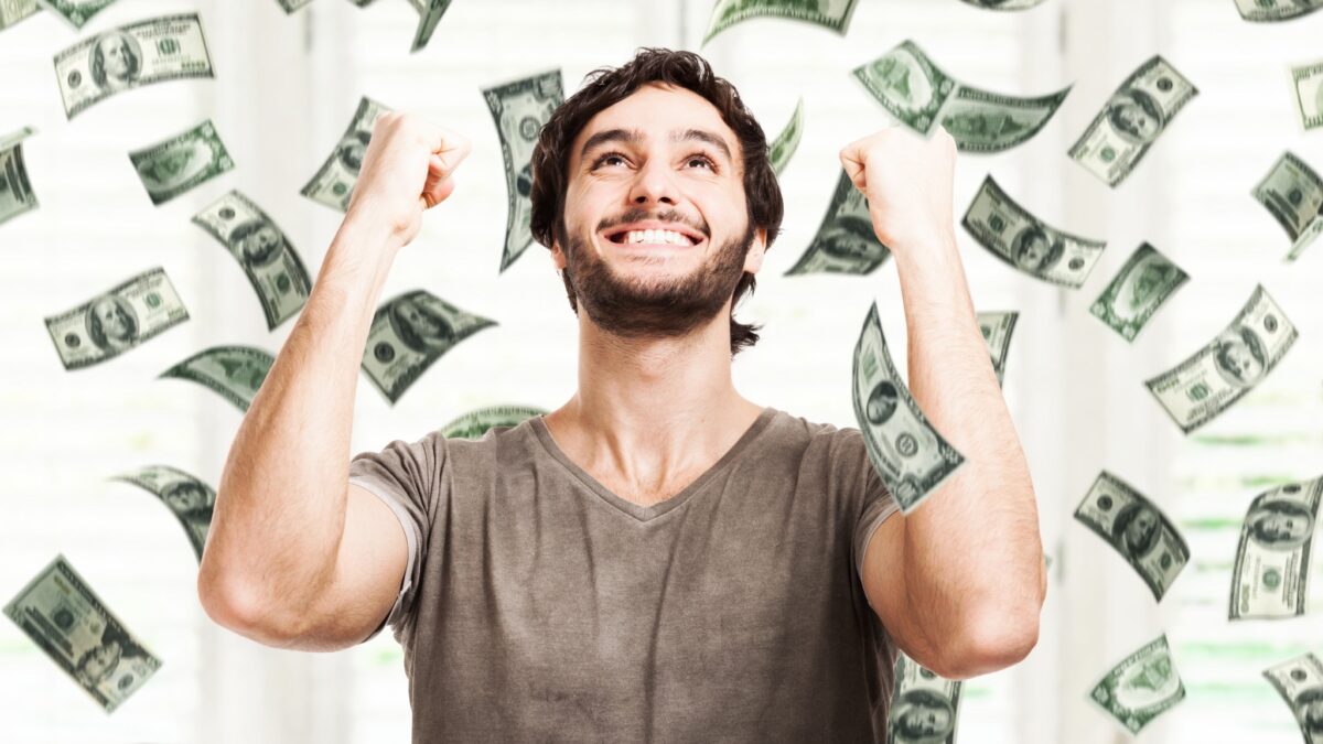 Weekly economic news roundup and lottery ticket spending