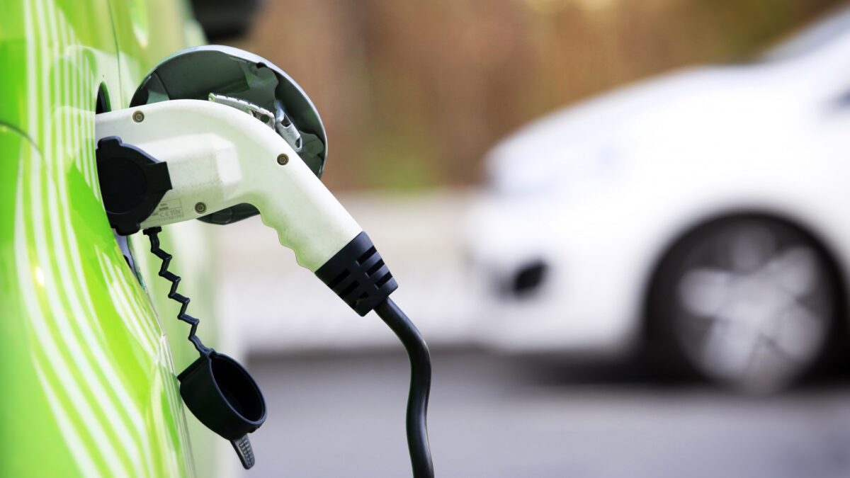 Weekly Economic News Roundup and electric vehicle charging stationeconomics