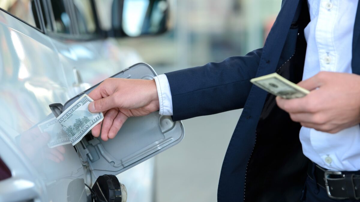weekly economic news roundup and gasoline prices