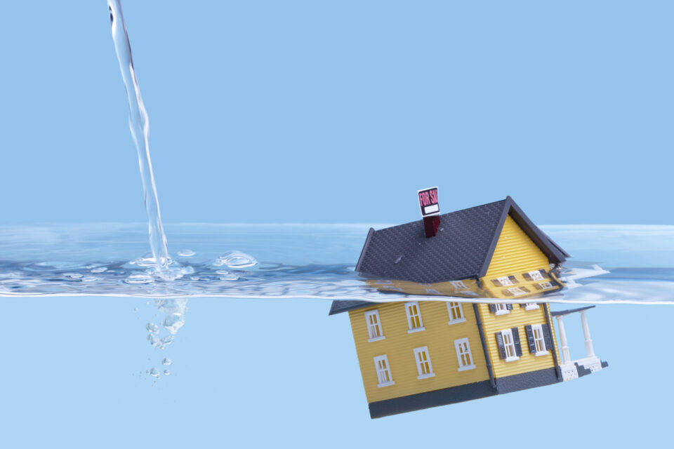 Housing problems foreshadow business cycle contractions.