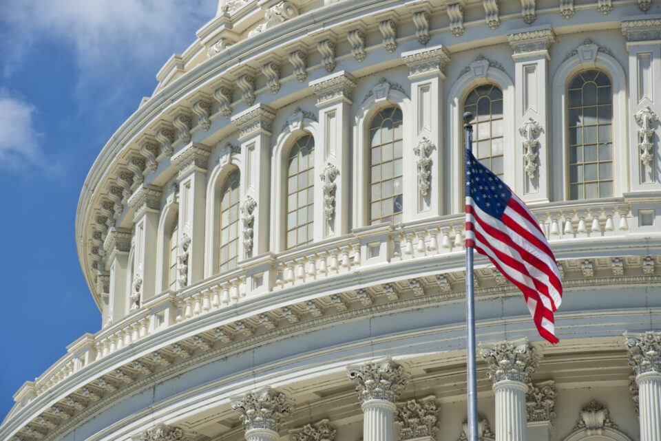 Weekly Economic News Roundup and the political center