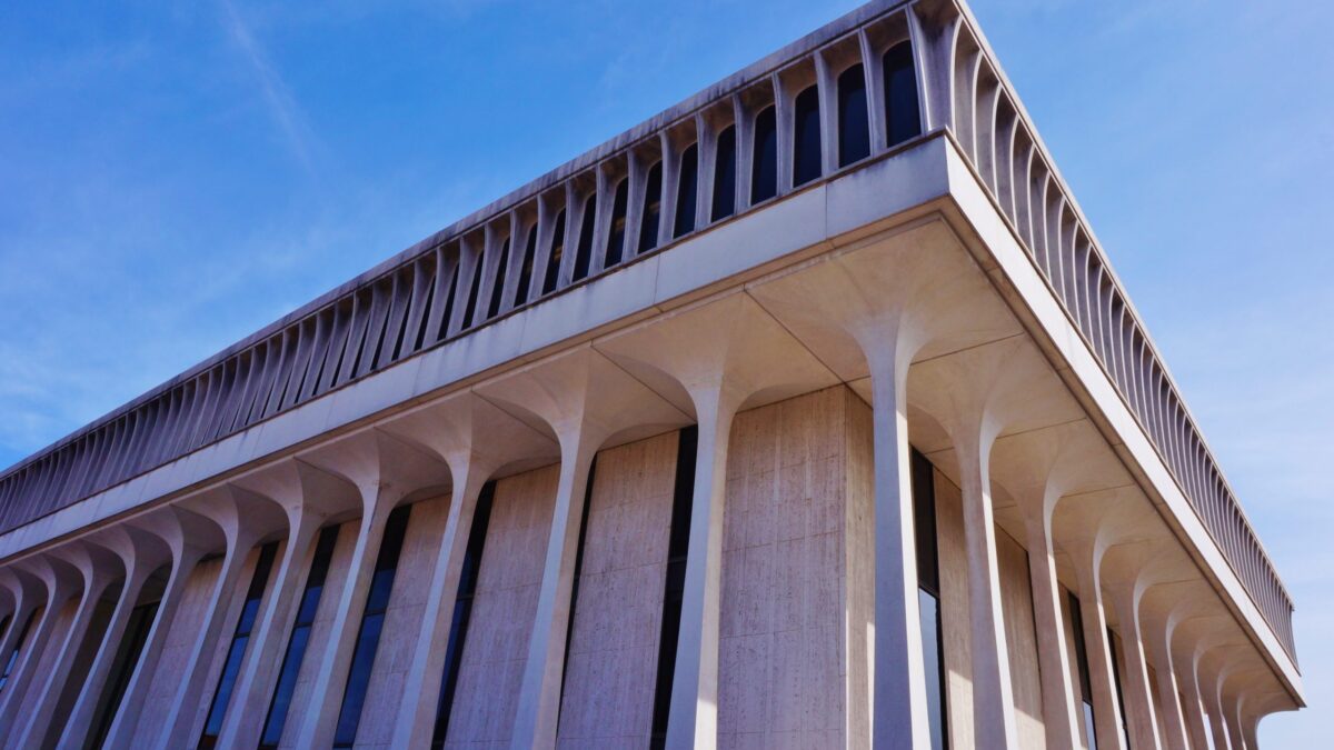Human capital in U.S. elite jobs are dominated by Ivy League graduates.
