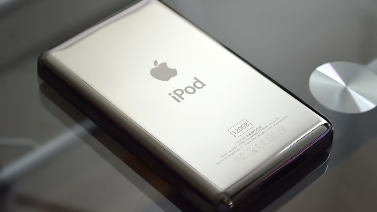 Weekly Economic News Roundup and the iPod and Starbucks