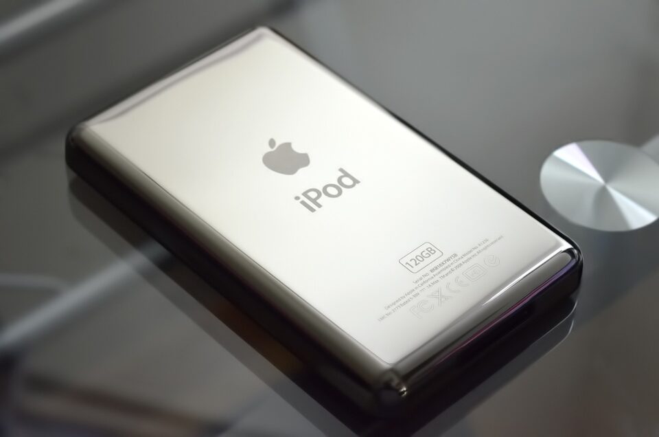 Weekly Economic News Roundup and the iPod and Starbucks