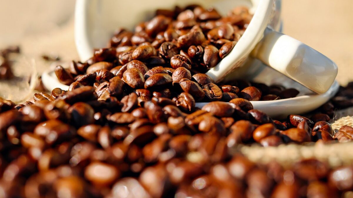Weekly Economic News Roundup and coffee drinking