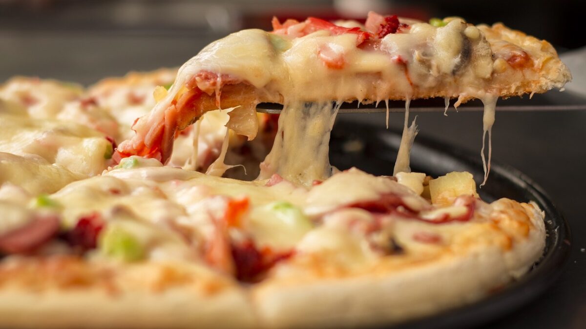 Pentagon Pizza delivery spike