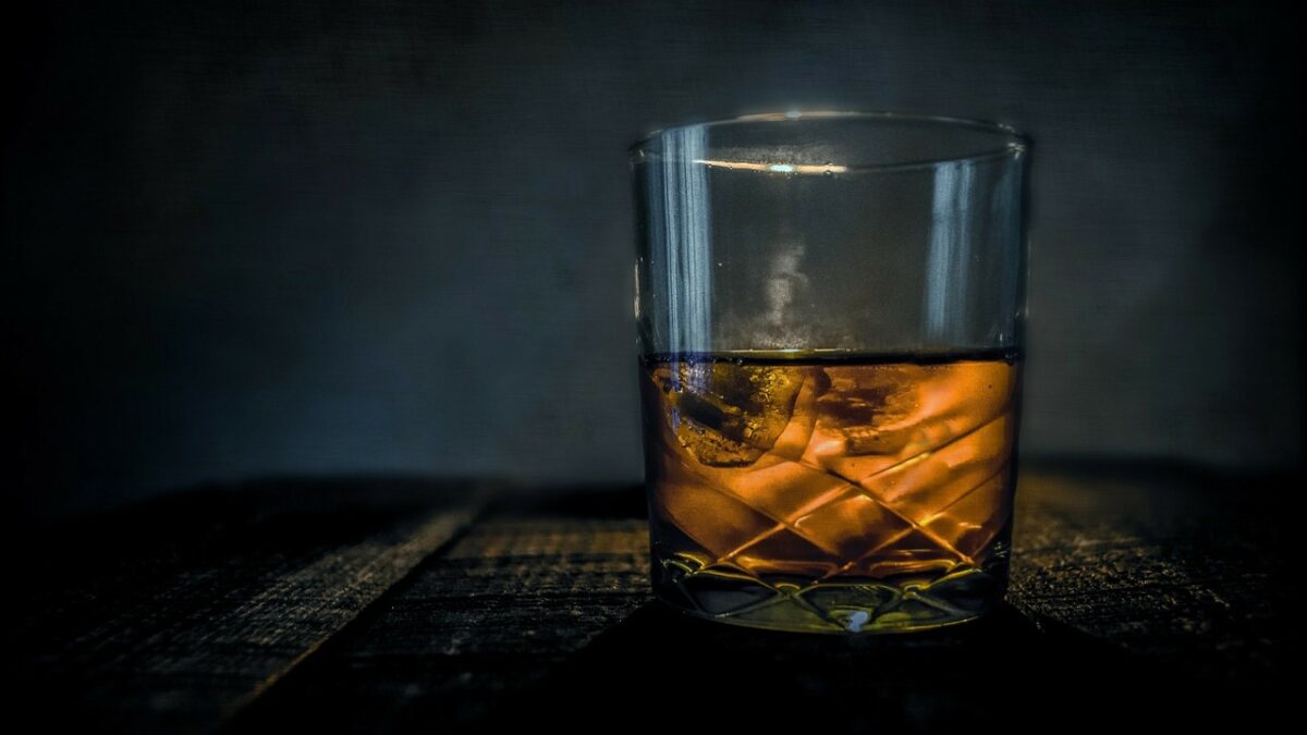 Weekly Economic News Roundup and Macallan whisky markets