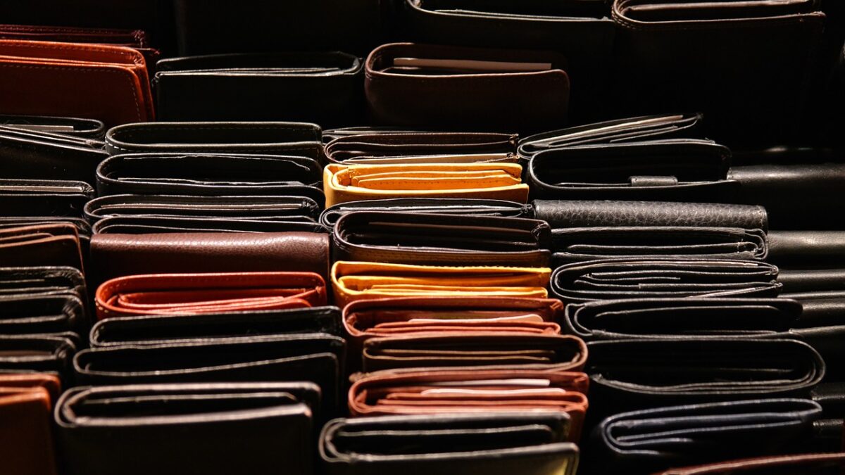 Weekly Economic News Roundup and lost wallets