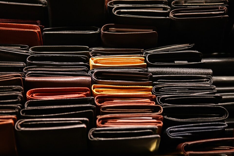Weekly Economic News Roundup and lost wallets