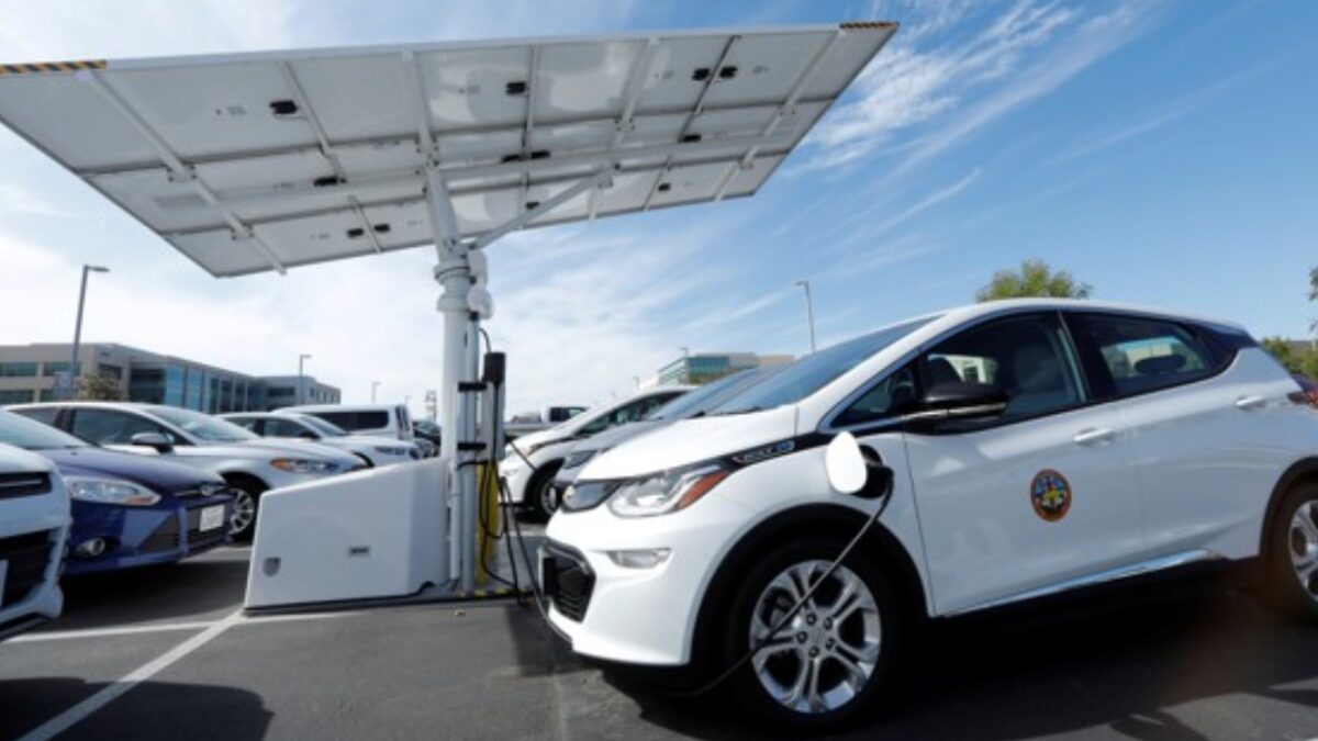 Weekly Economic News Roundup and charging electric vehicles