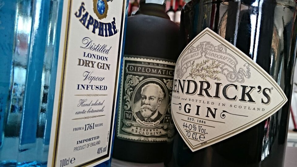weekly economic news roundup and gin labels