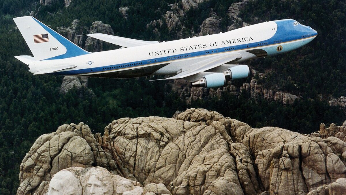 Weekly News Roundup and presidential jets Air Force One