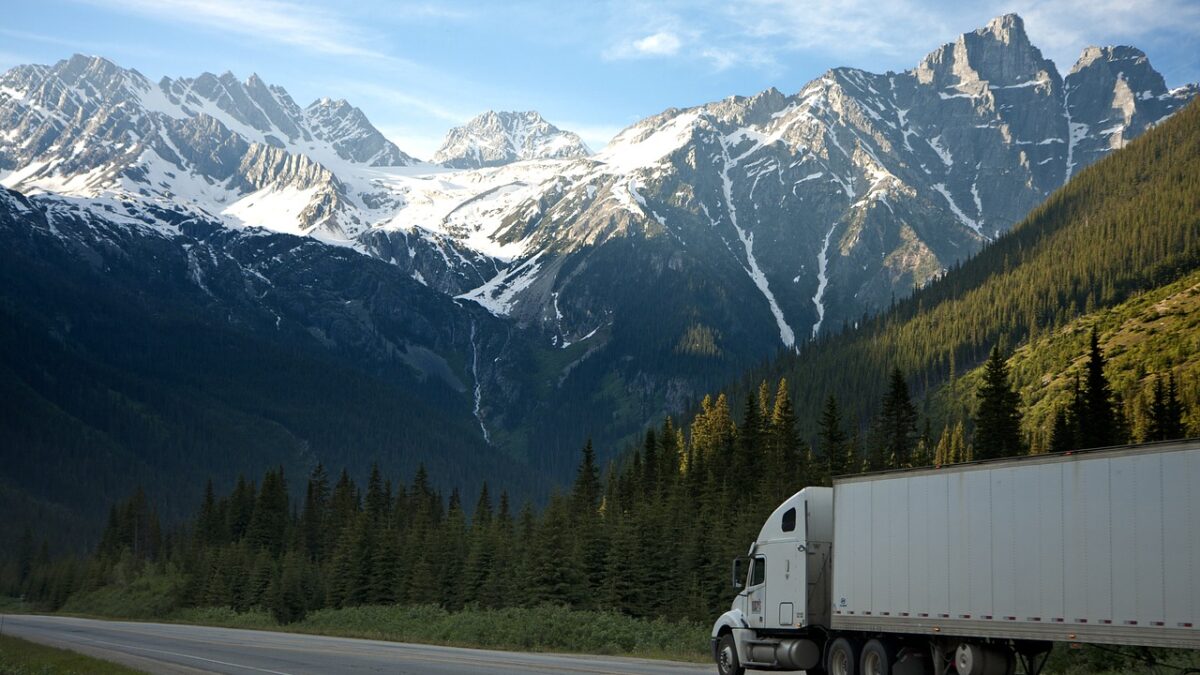 Weekly Economy News Roundup and U.S. migration