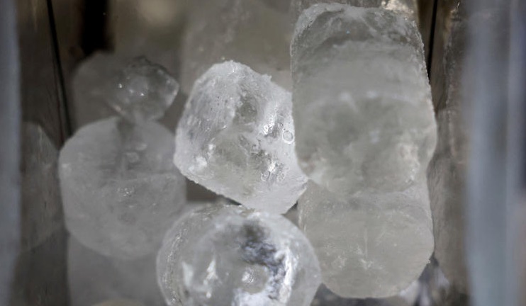 https://econlife.com/2022/08/ice-shortage/ice cube history