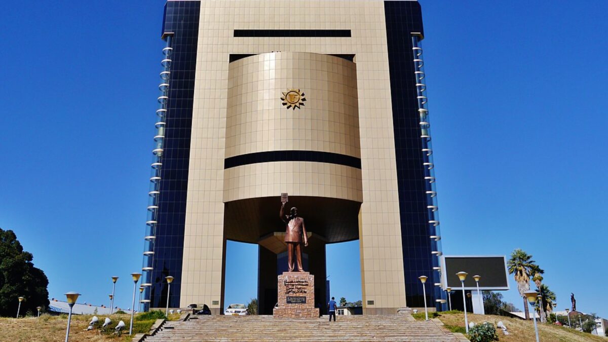 Weekly Economic News Roundup and North Korean monuments