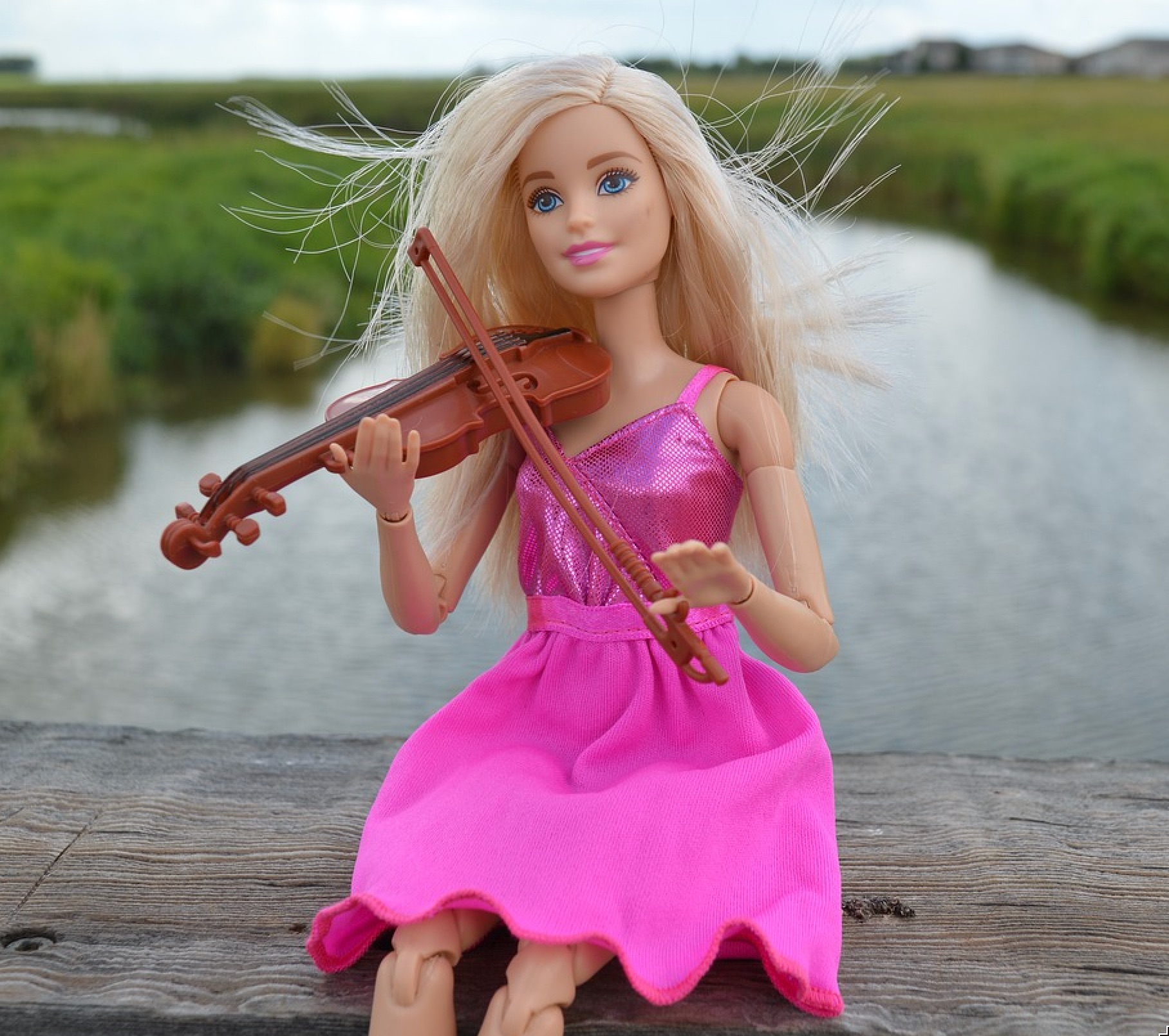 Weekly Economic News Roundup and Barbie pink