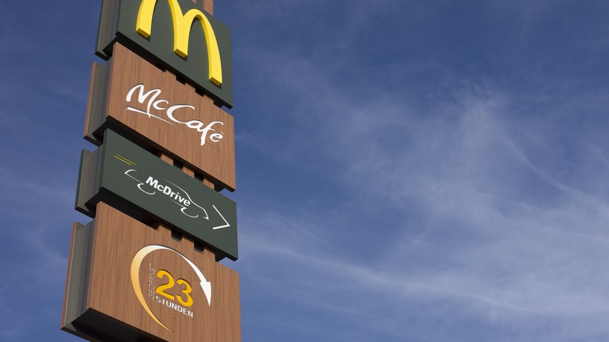 Weekly Economic News Roundup and Fast Food AI