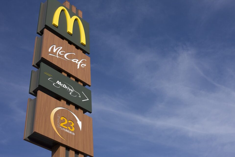 Weekly Economic News Roundup and Fast Food AI