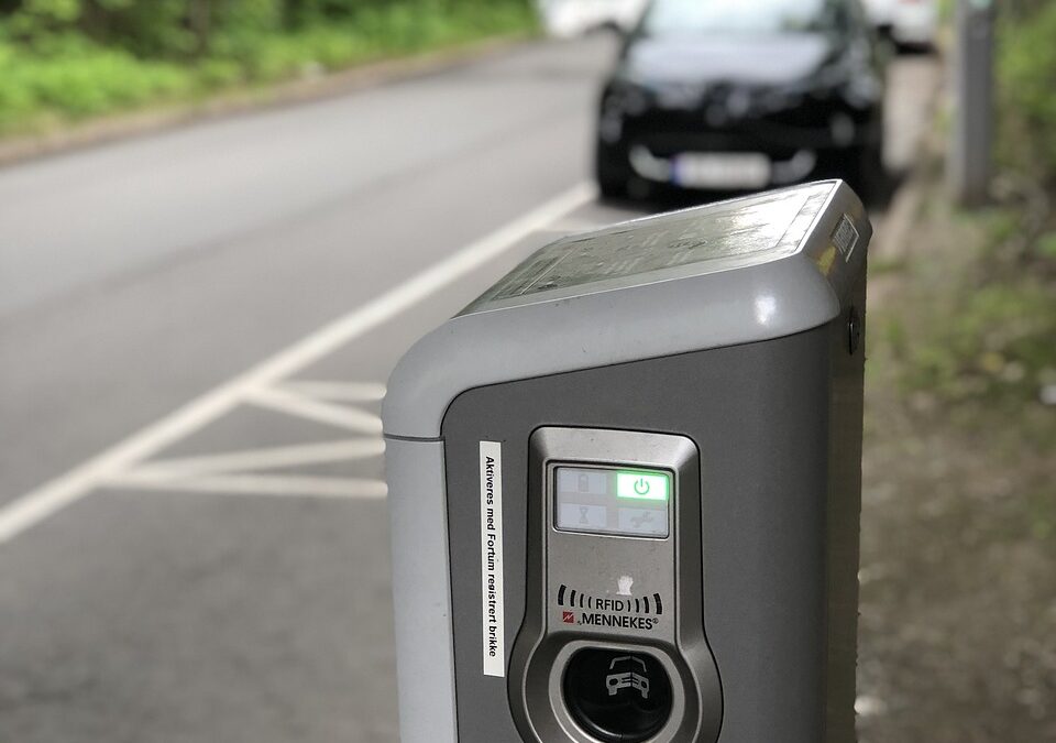 Weekly Economic News Roundup and charging station