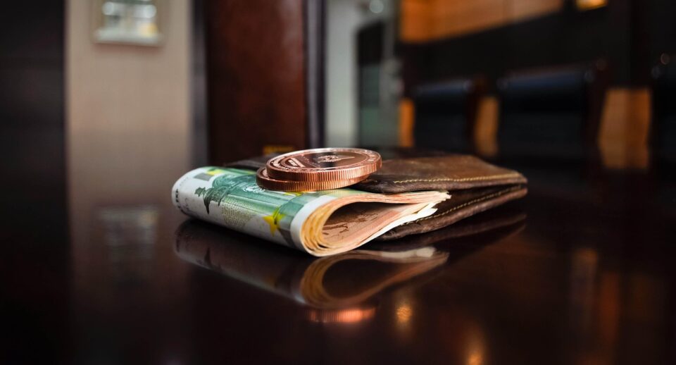 Weekly Economic News Roundup and cashless tips
