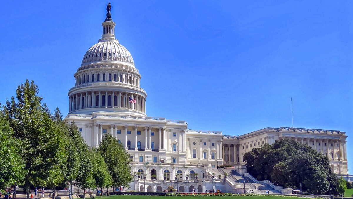 Weekly Economic News Roundup and federal spending recipients