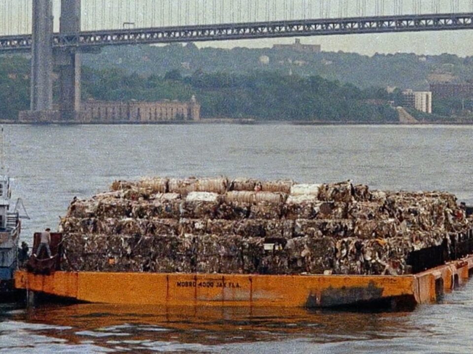 Our Weekly Economic News Roundup and the Mobro garbage